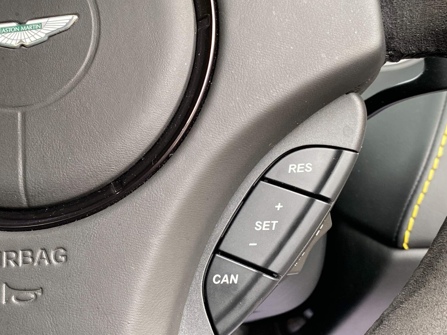 Used Aston Martin Vantage 2015 for sale - 76071726: Photo 44