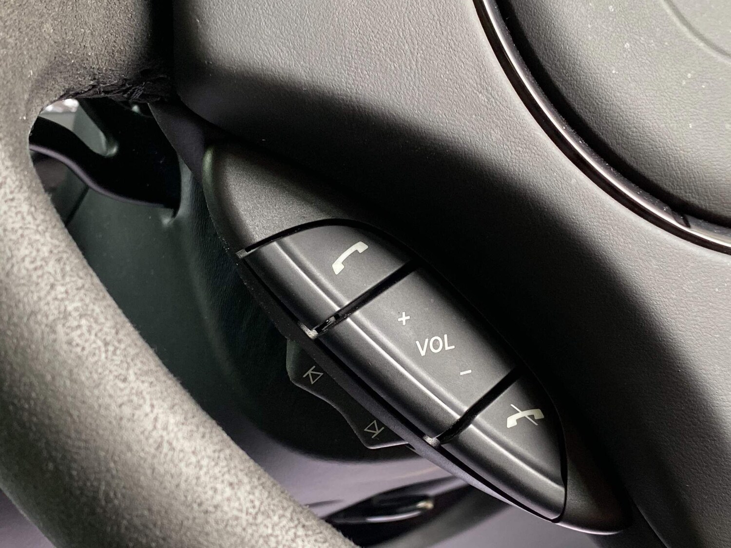 Used Aston Martin Vantage 2015 for sale - 76071726: Photo 45