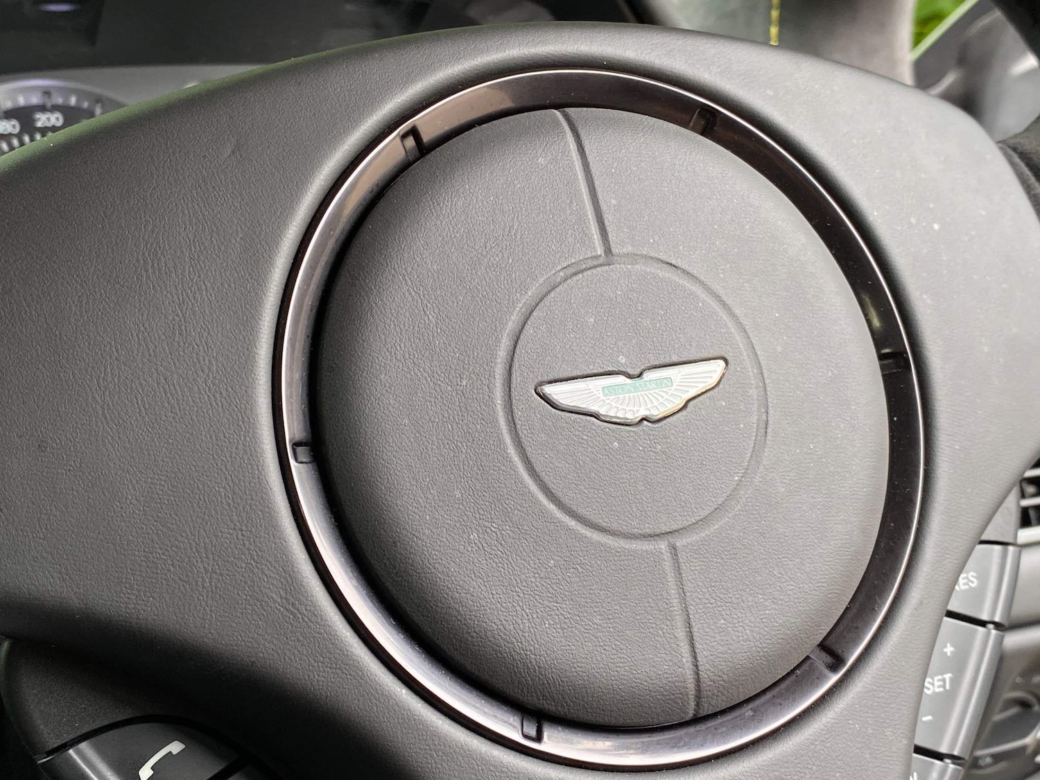 Used Aston Martin Vantage 2015 for sale - 76071726: Photo 47