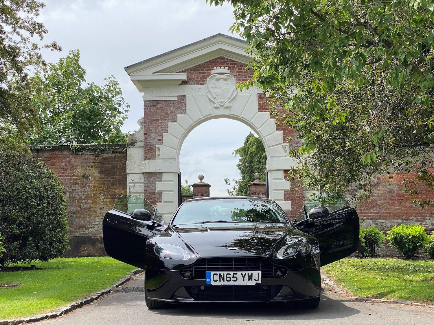 Used Aston Martin Vantage 2015 for sale - 76071726: Photo 5