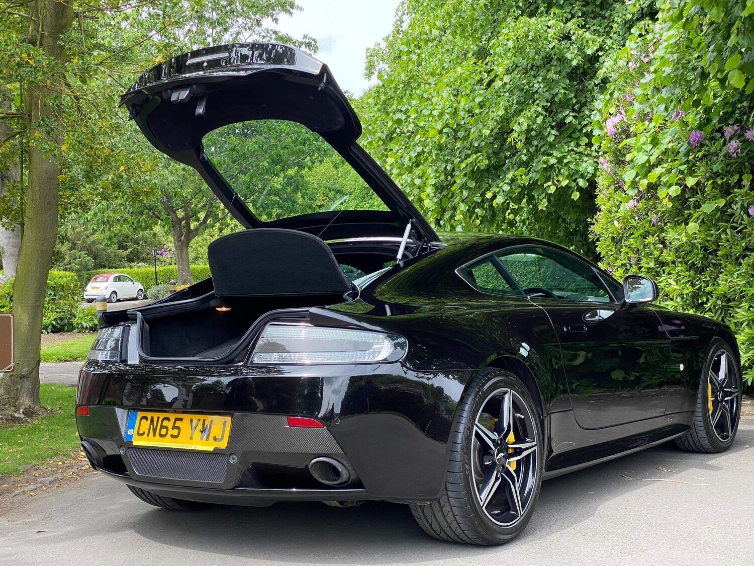 Used Aston Martin Vantage 2015 for sale - 76071726: Photo 50