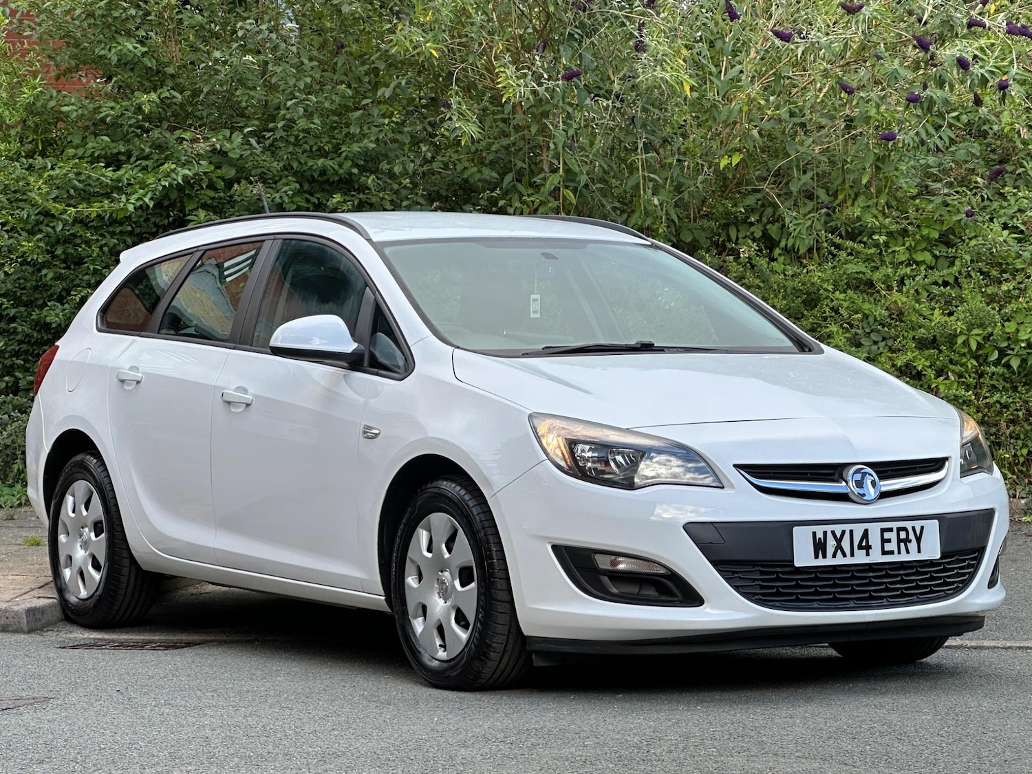Used Vauxhall Astra 2014 for sale - 76539606: Photo 1