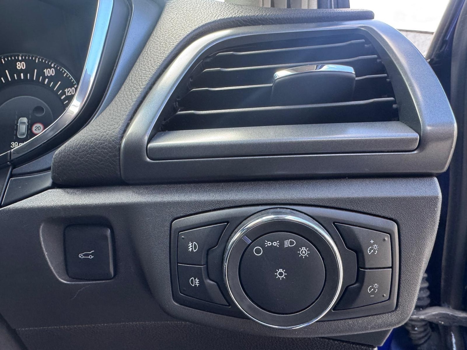 Used Ford Mondeo 2015 for sale - 78116030: Photo 23