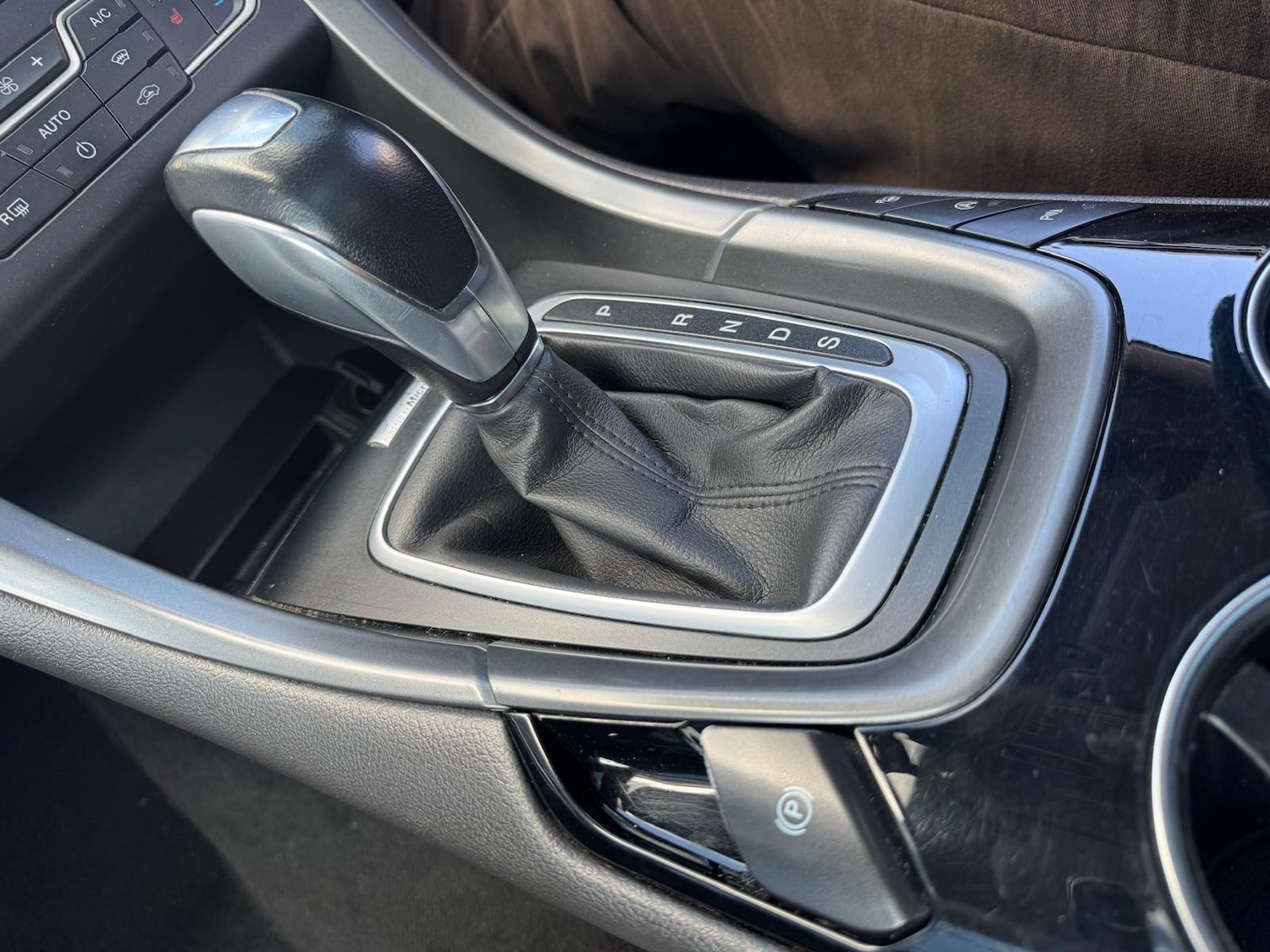 Used Ford Mondeo 2015 for sale - 78116030: Photo 41