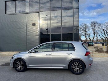 Used Volkswagen Golf 2018 for sale - 77958141: Photo