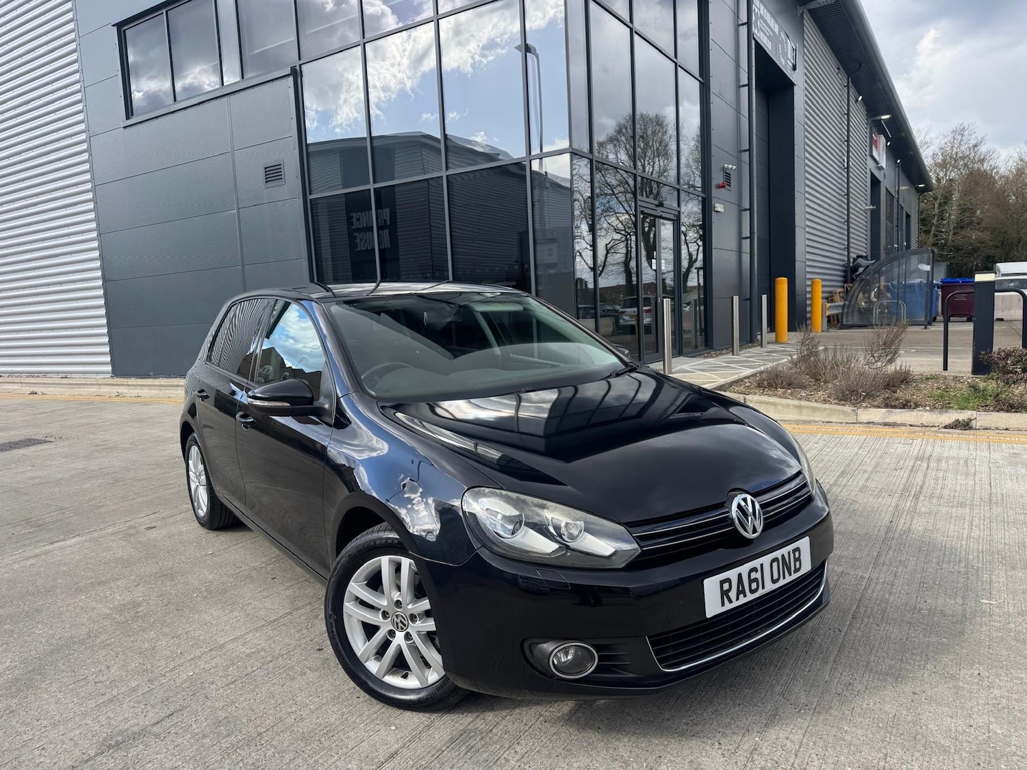 Used Volkswagen Golf 2023 for sale - 78067181: Photo 1