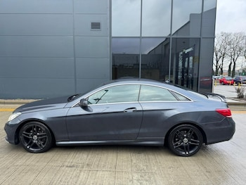 Used Mercedes-Benz E Class 2014 for sale - 79590578: Photo
