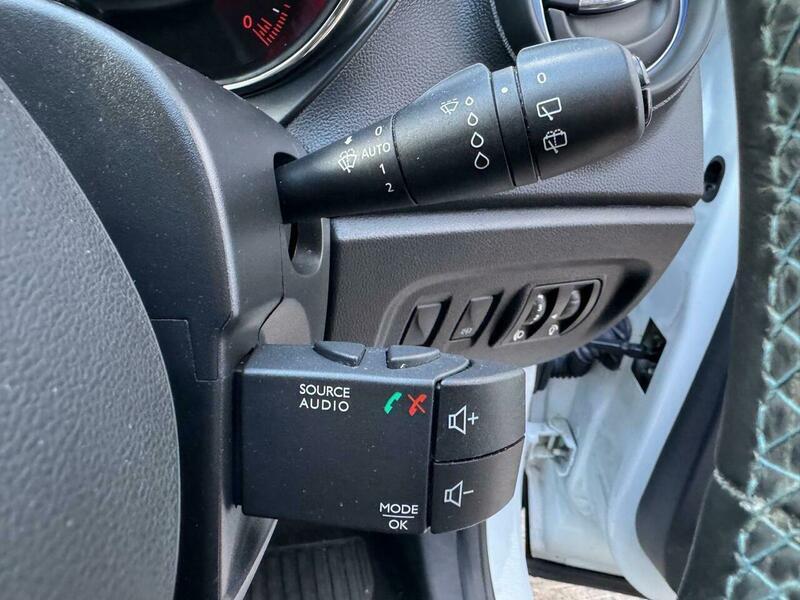 Used Renault Captur 2017 for sale - 78058594: Photo 21