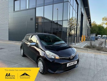 Used Toyota Yaris 2014 for sale - 79067095: Photo