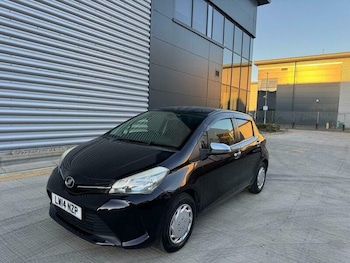 Used Toyota Yaris 2014 for sale - 79067095: Photo