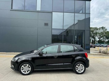Used Volkswagen Polo 2015 for sale - 79262375: Photo
