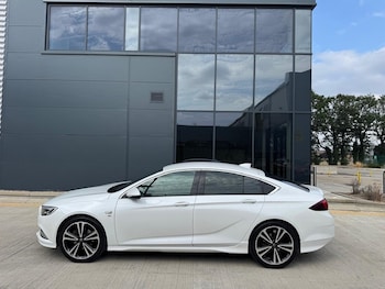 Used Vauxhall Insignia 2018 for sale - 79262374: Photo