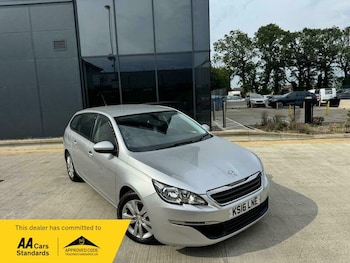 Used Peugeot 308 2016 for sale - 79067053: Photo