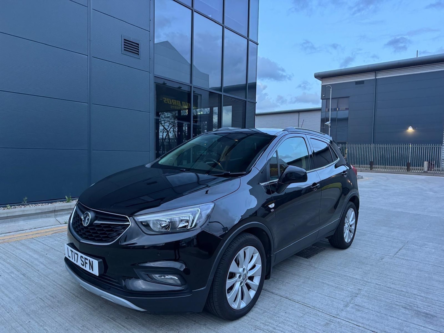 Used Vauxhall Mokka X for sale - 77956984: Photo 2