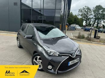 Used Toyota Yaris 2016 for sale - 79636131: Photo