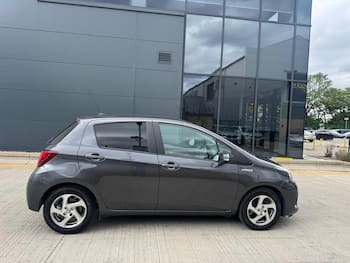 Used Toyota Yaris 2016 for sale - 79636131: Photo
