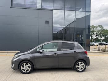 Used Toyota Yaris 2016 for sale - 79636131: Photo