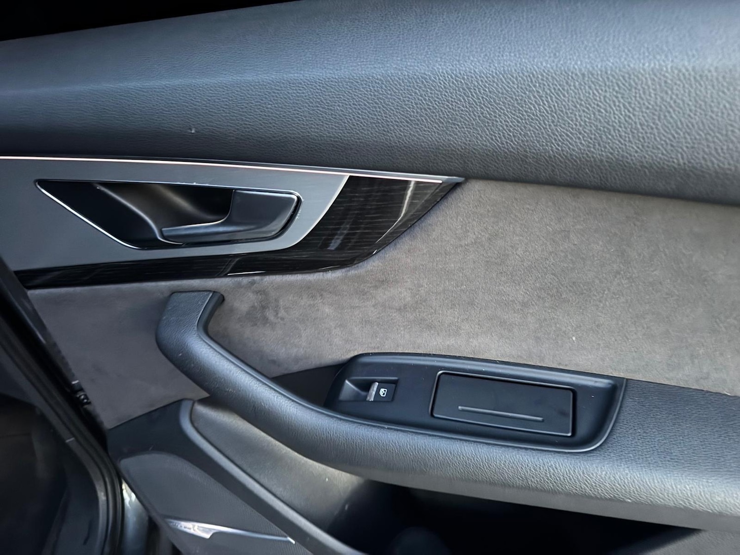 Used Audi Q7 2016 for sale - 77970640: Photo 27