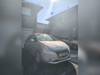 Used Peugeot 208 2013 for sale - 79213040: Photo