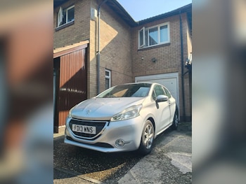 Used Peugeot 208 2013 for sale - 79213040: Photo
