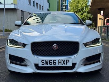 Used Jaguar XE 2017 for sale - 79325250: Photo