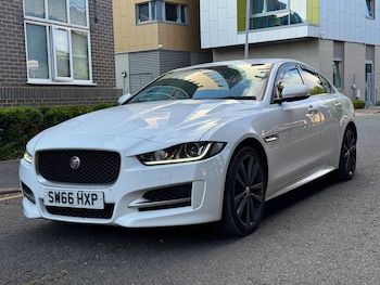 Used Jaguar XE 2017 for sale - 79325250: Photo