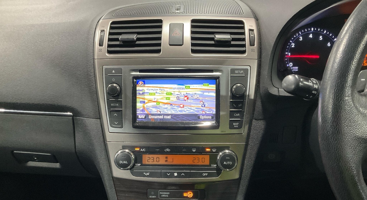 Used Toyota Avensis 2012 for sale - 76850134: Photo 2