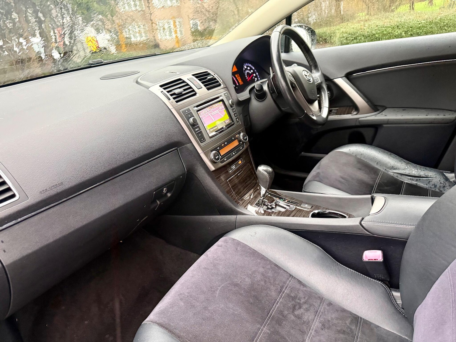 Used Toyota Avensis 2012 for sale - 76850134: Photo 24