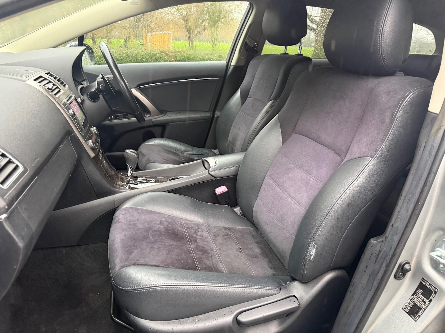 Used Toyota Avensis 2012 for sale - 76850134: Photo 26