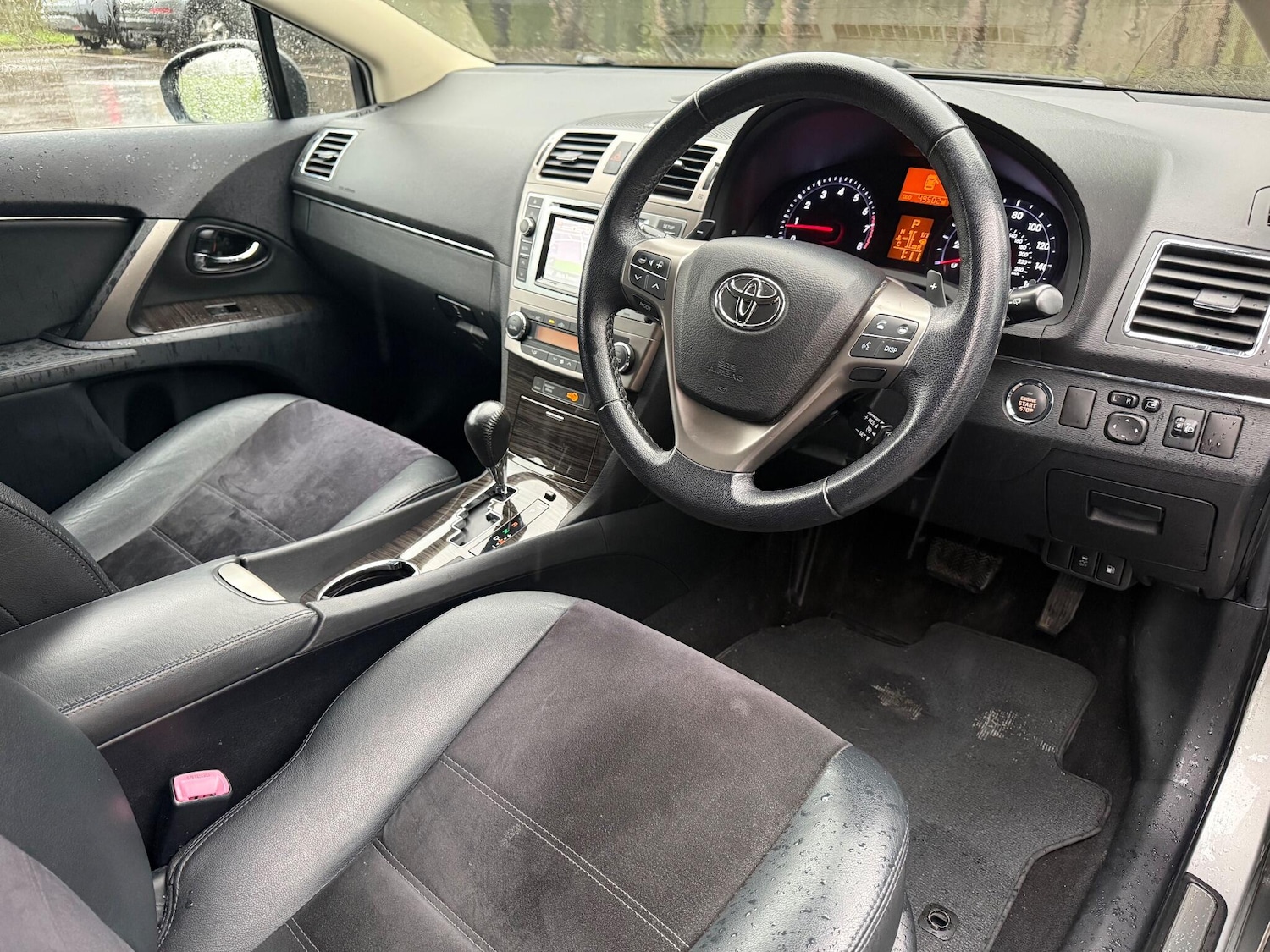 Used Toyota Avensis 2012 for sale - 76850134: Photo 28