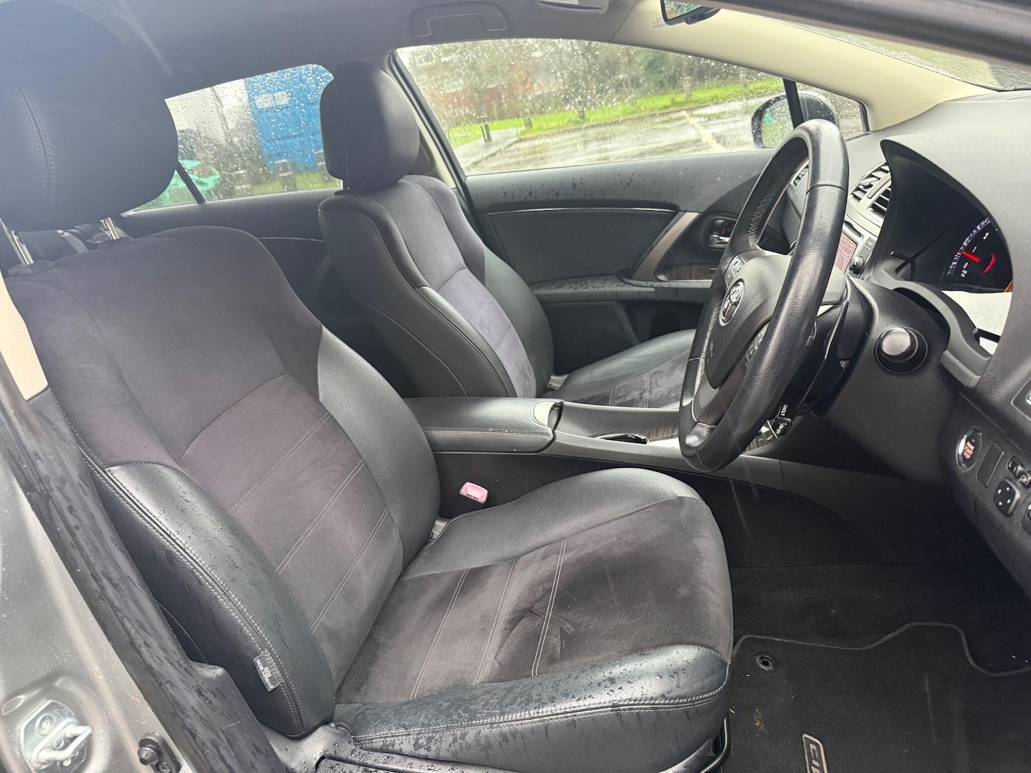 Used Toyota Avensis 2012 for sale - 76850134: Photo 32