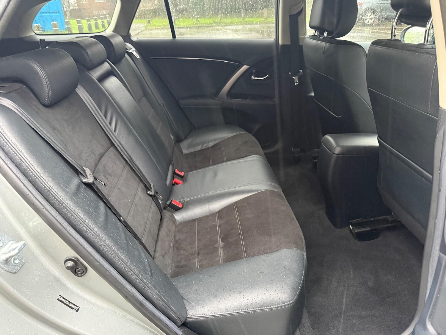 Used Toyota Avensis 2012 for sale - 76850134: Photo 34