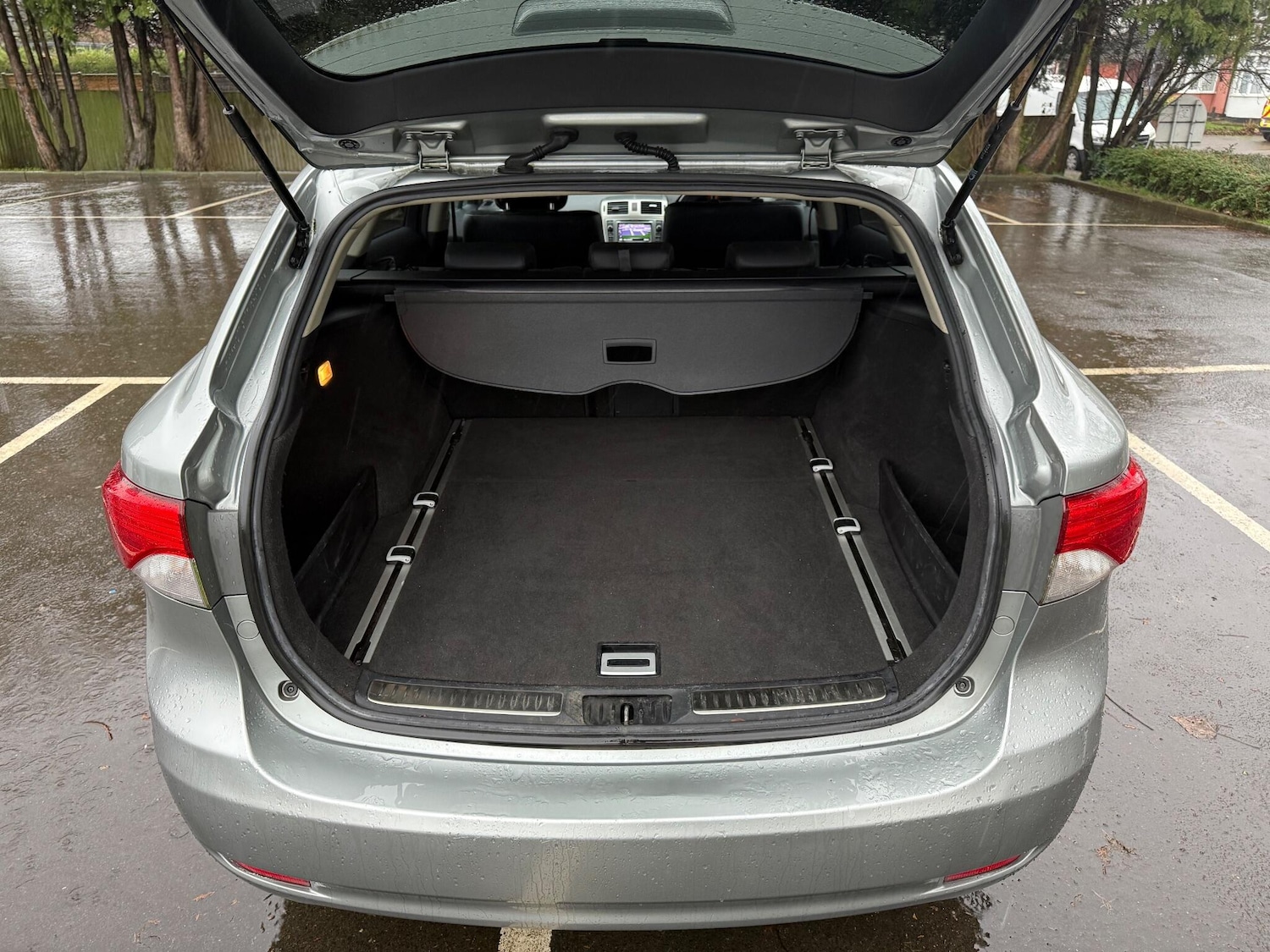 Used Toyota Avensis 2012 for sale - 76850134: Photo 36