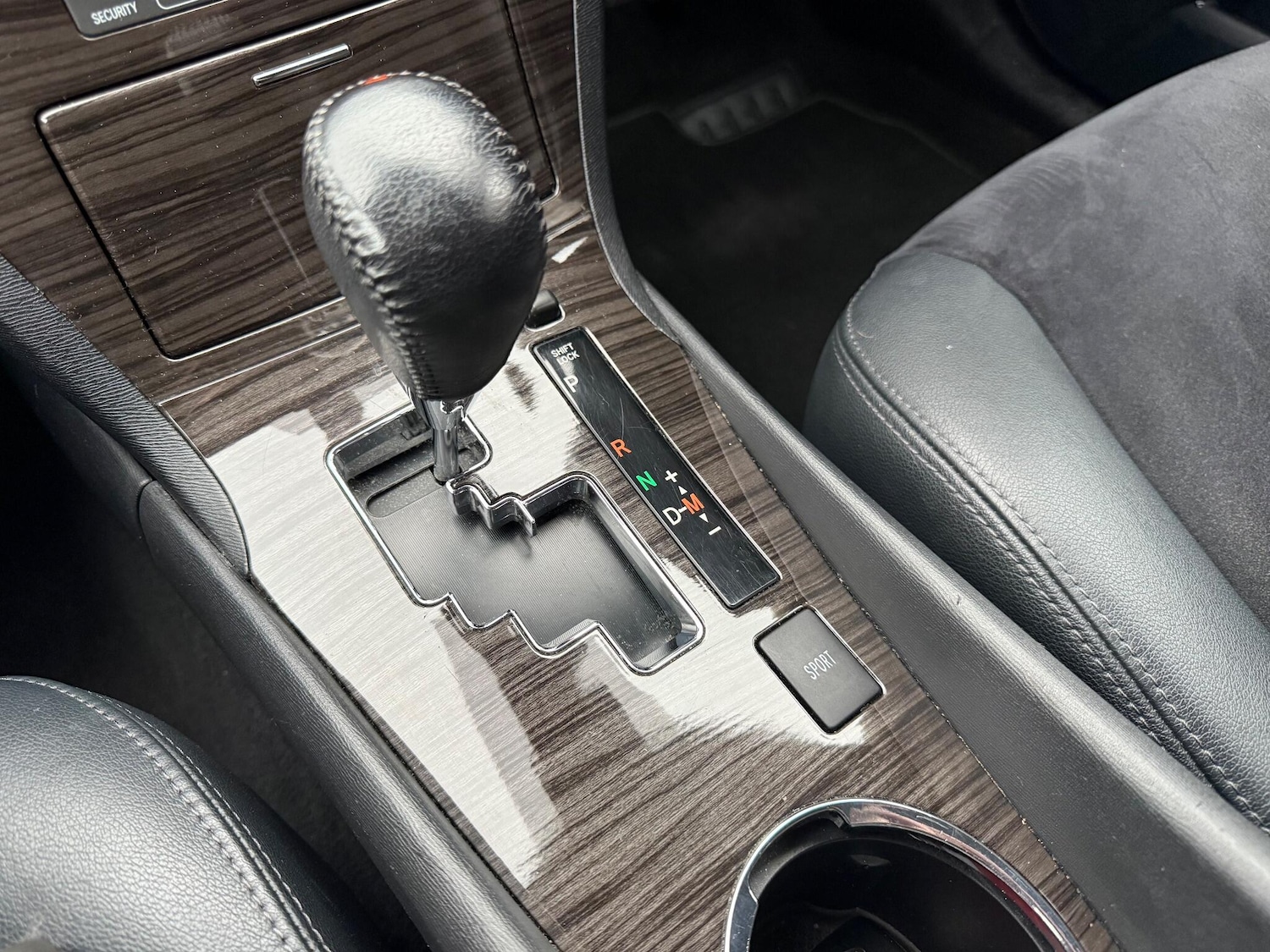 Used Toyota Avensis 2012 for sale - 76850134: Photo 40