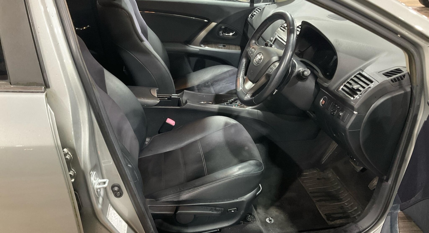 Used Toyota Avensis 2012 for sale - 76850134: Photo 8