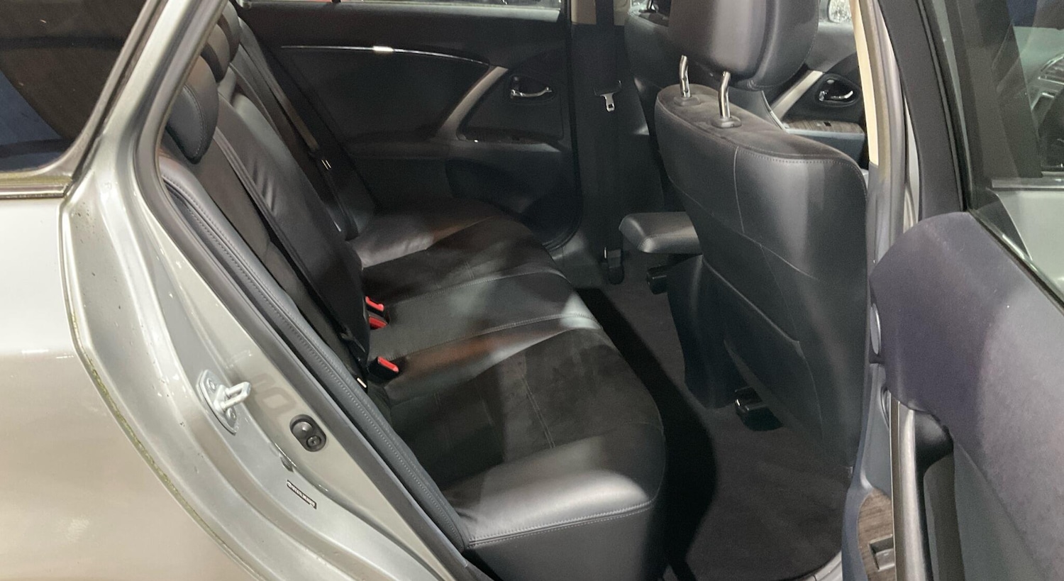 Used Toyota Avensis 2012 for sale - 76850134: Photo 9