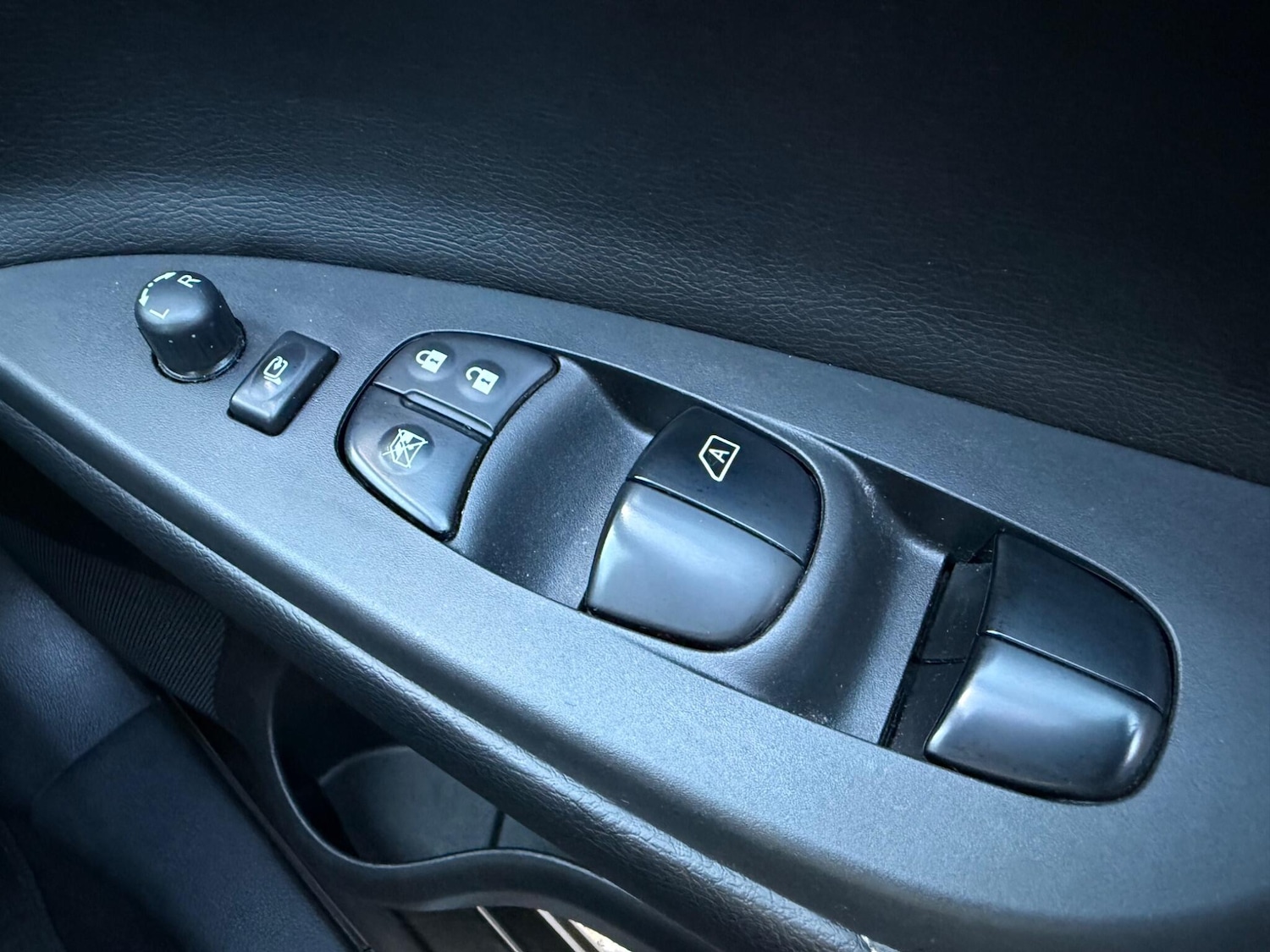 Used Nissan Pulsar 2015 for sale - 76759481: Photo 53