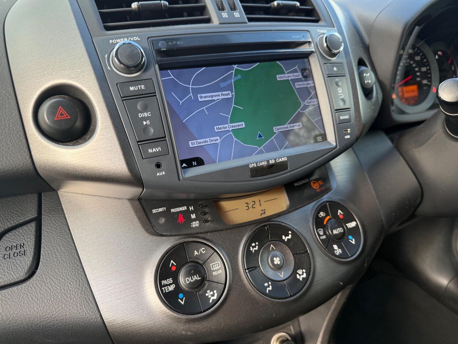 Used Toyota RAV4 2011 for sale - 77838648: Photo 2