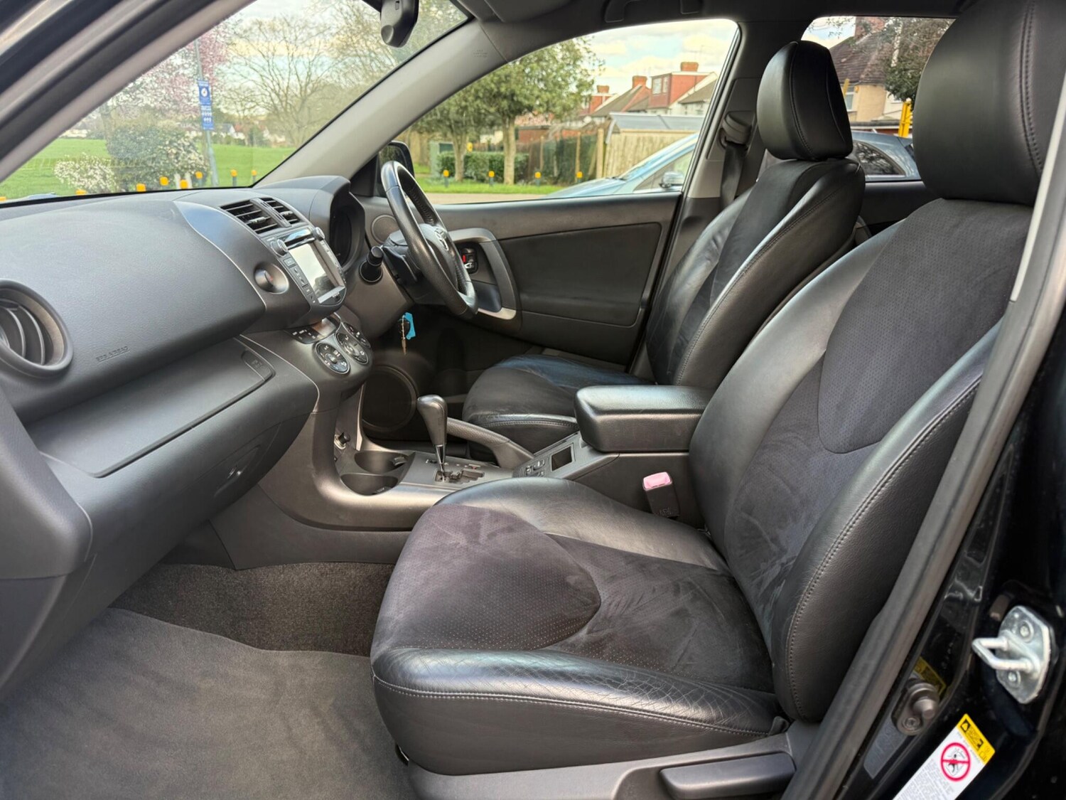 Used Toyota RAV4 2011 for sale - 77838648: Photo 28