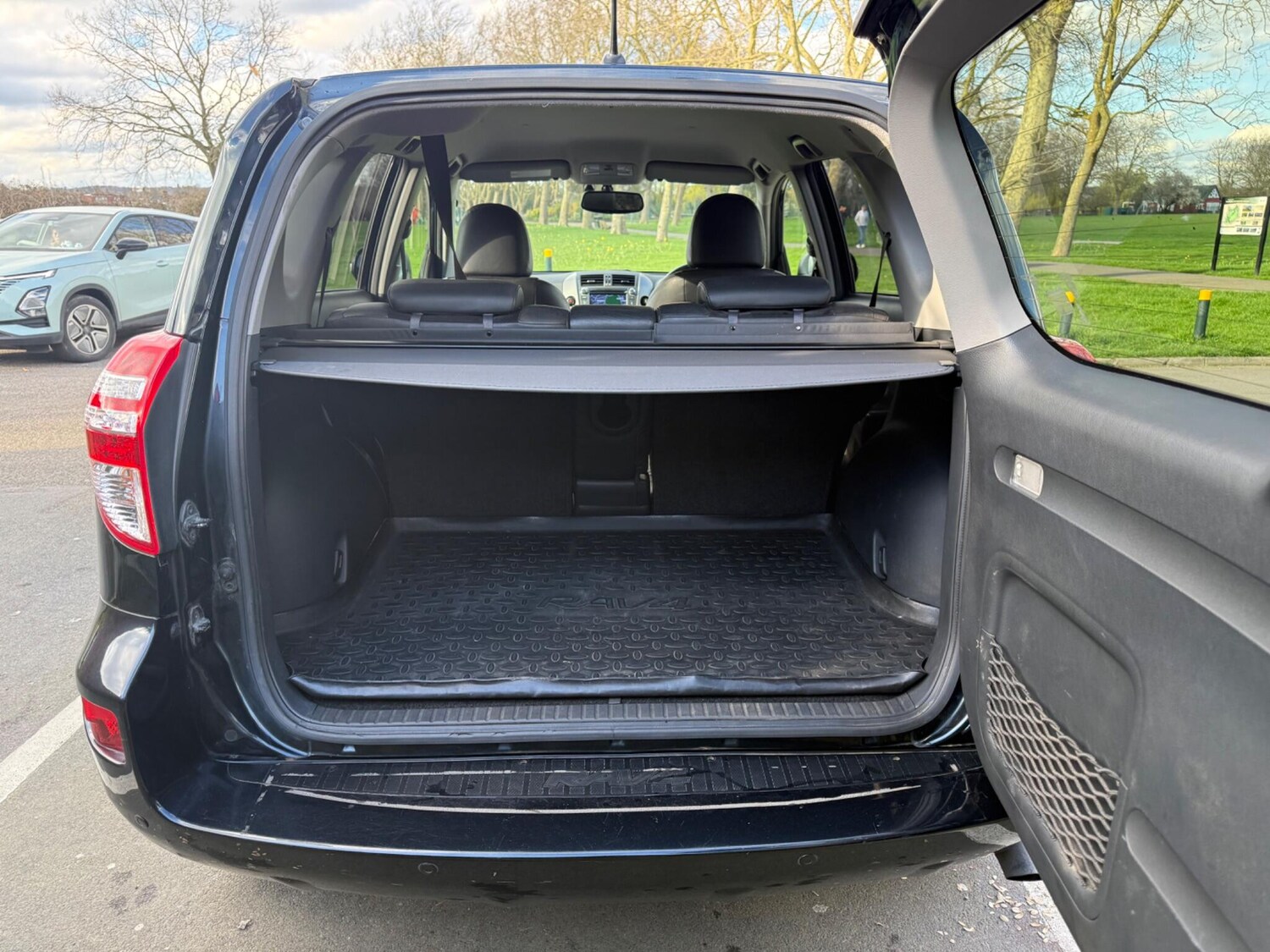 Used Toyota RAV4 2011 for sale - 77838648: Photo 38