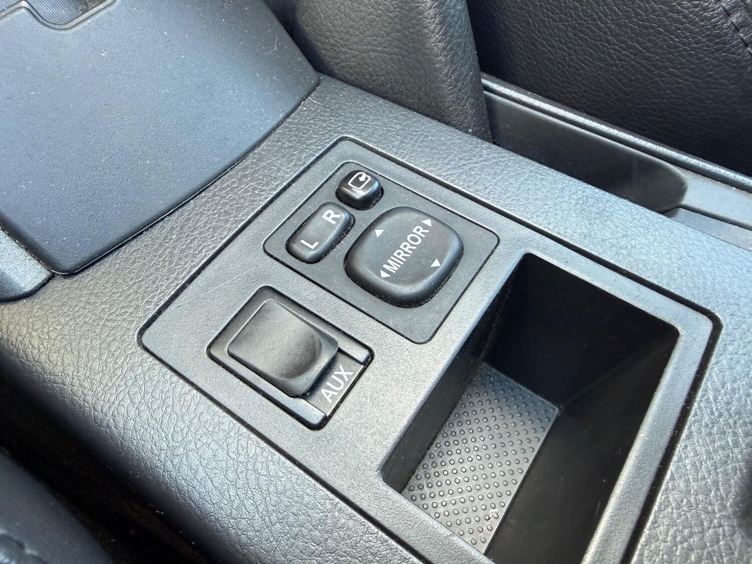 Used Toyota RAV4 2011 for sale - 77838648: Photo 45