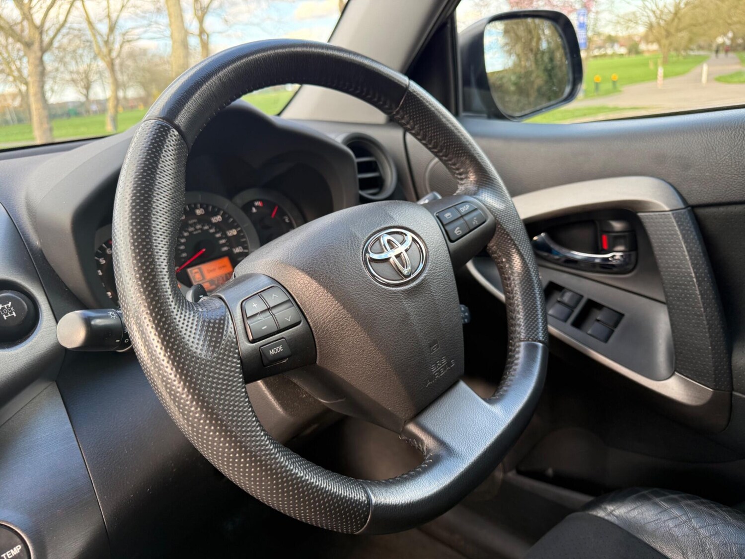 Used Toyota RAV4 2011 for sale - 77838648: Photo 47