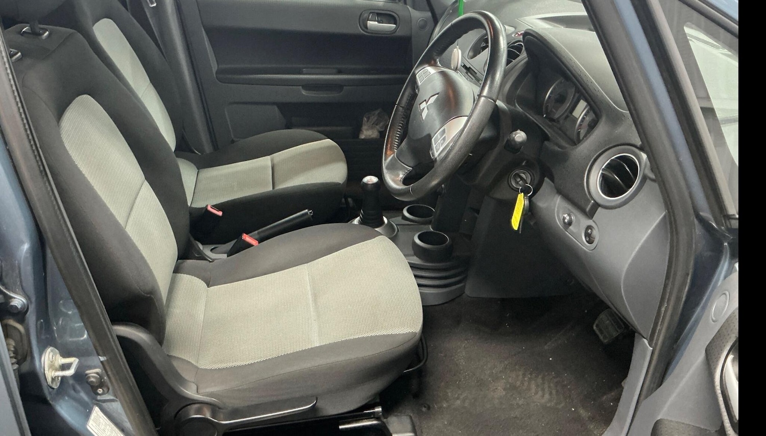 Used Mitsubishi Colt 2013 for sale - 77657590: Photo 7