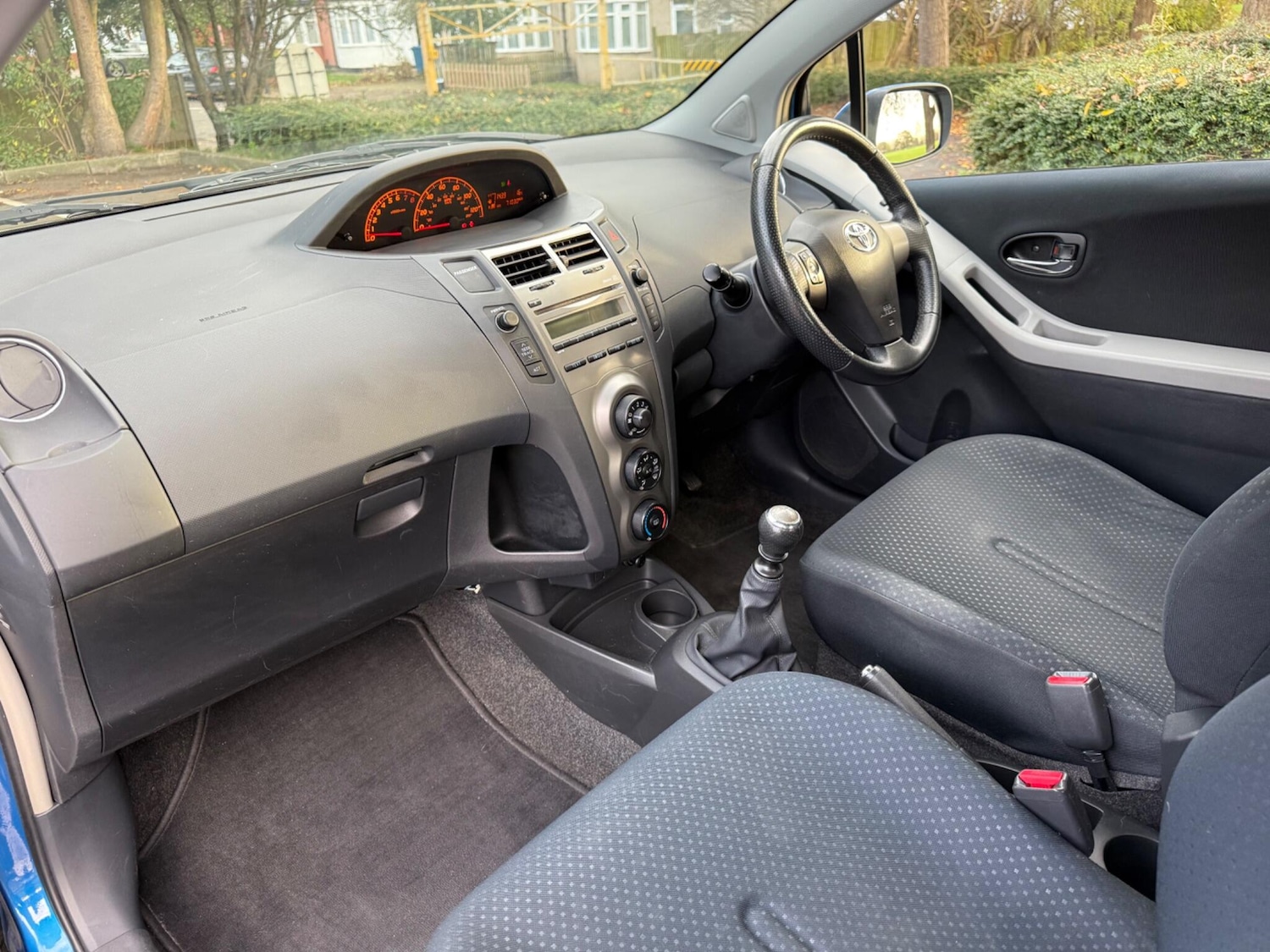 Used Toyota Yaris 2010 for sale - 76742730: Photo 26