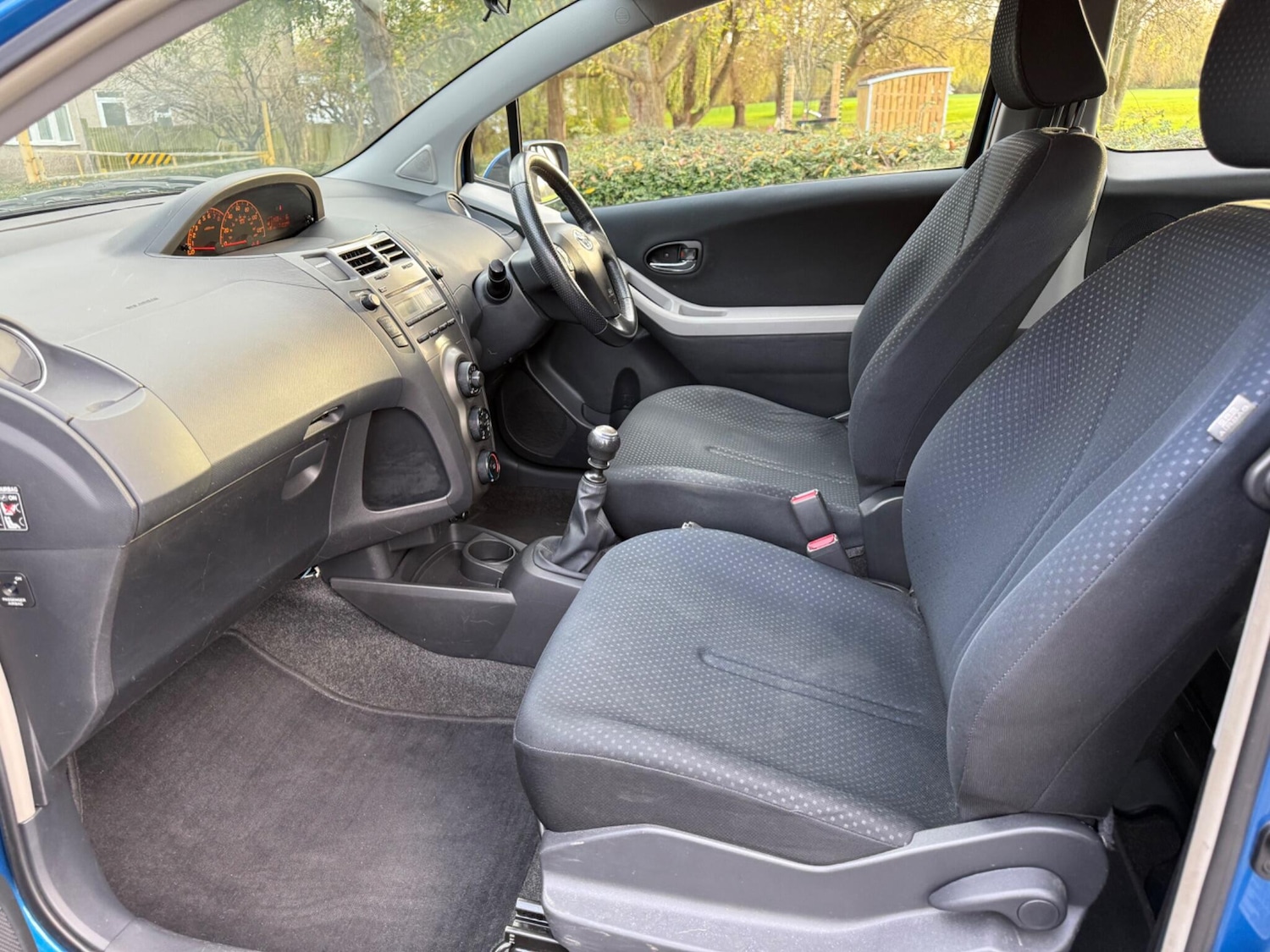 Used Toyota Yaris 2010 for sale - 76742730: Photo 27