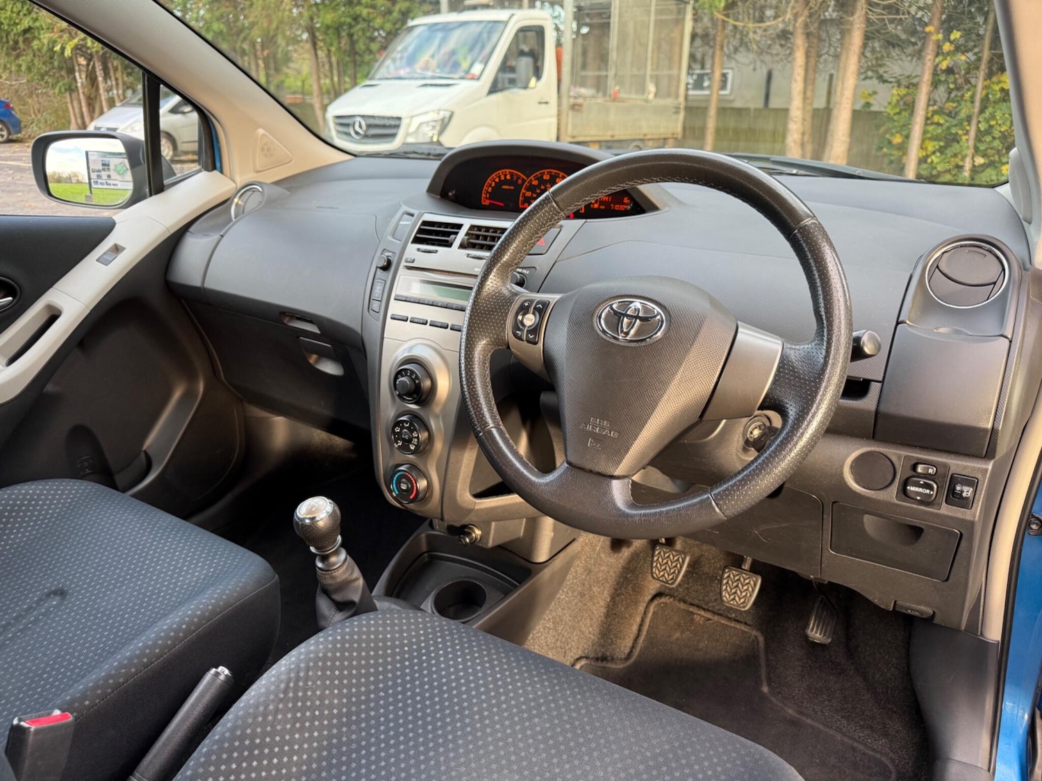 Used Toyota Yaris 2010 for sale - 76742730: Photo 8