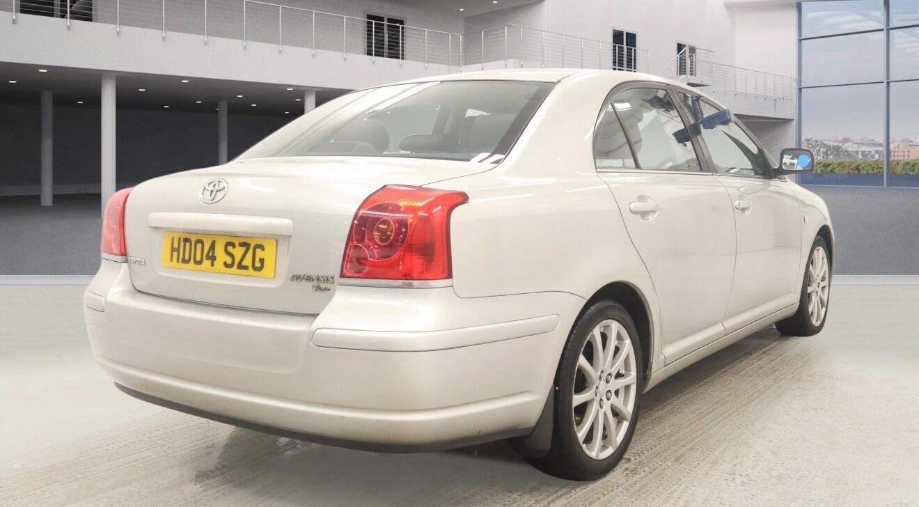 Used Toyota Avensis 2004 for sale - 77315092: Photo 4