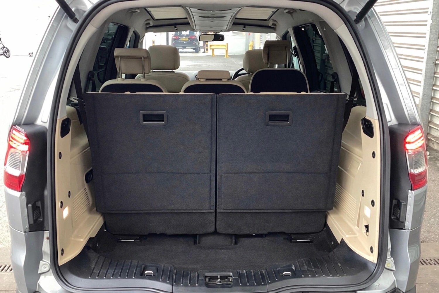 Used Ford Galaxy 2010 for sale - 78062854: Photo 11