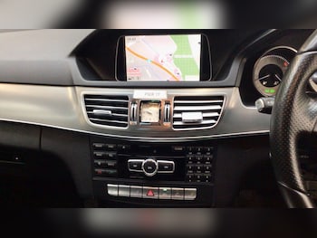 Used Mercedes-Benz E Class 2013 for sale - 77939635: Photo