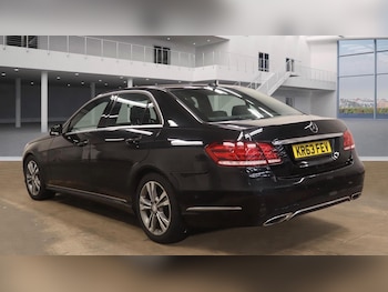 Used Mercedes-Benz E Class 2013 for sale - 77939635: Photo